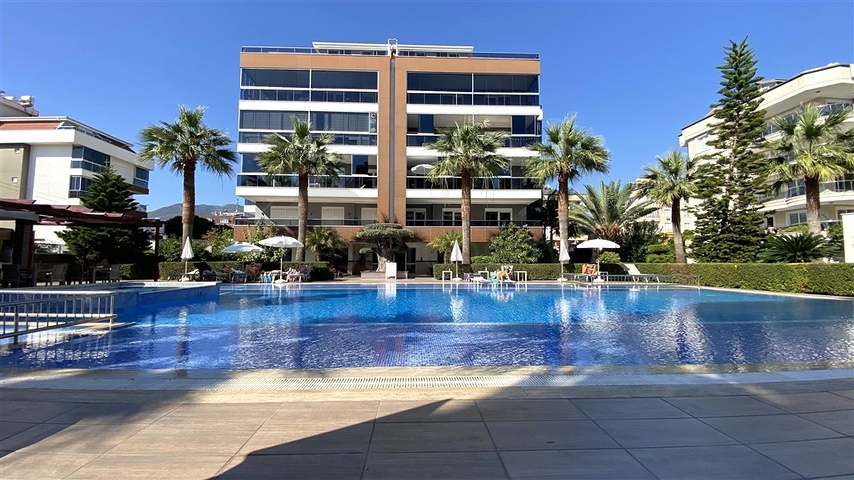 Мебльована трикімнатна квартира в Тосмурі