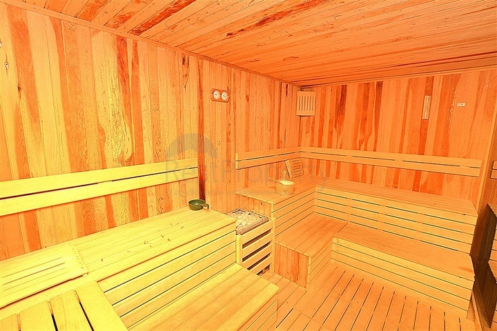 Мебльована трикімнатна квартира в Тосмурі