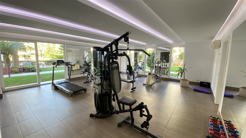 Мебльована трикімнатна квартира в Тосмурі