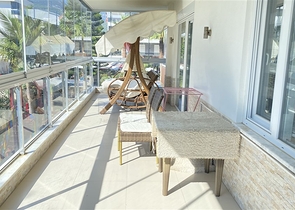 Мебльована трикімнатна квартира в Тосмурі