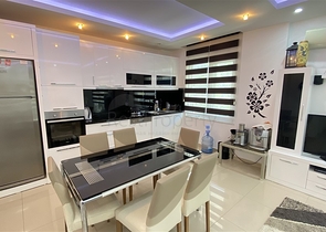 Мебльована трикімнатна квартира в Тосмурі