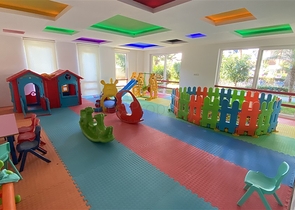 Мебльована трикімнатна квартира в Тосмурі