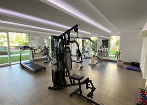 Мебльована трикімнатна квартира в Тосмурі