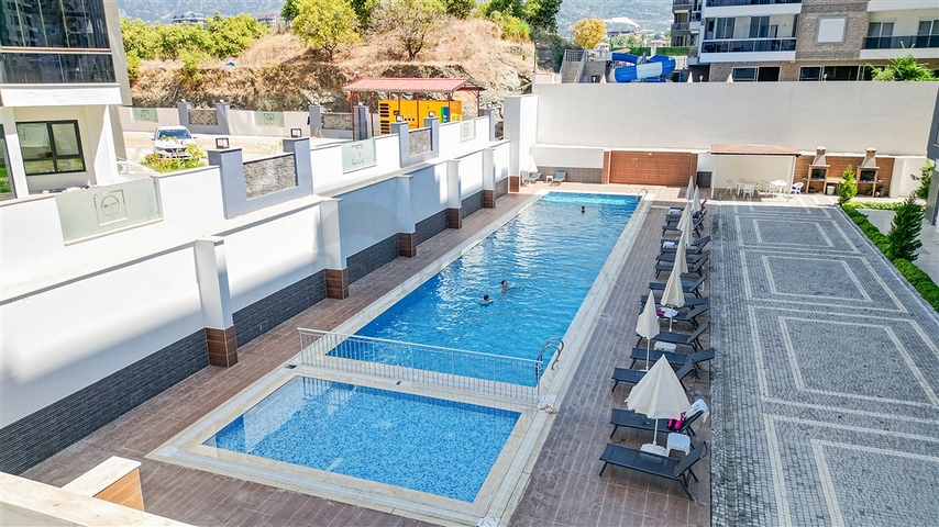 Двокімнатна квартира в 600 м від моря в центрі Аланії