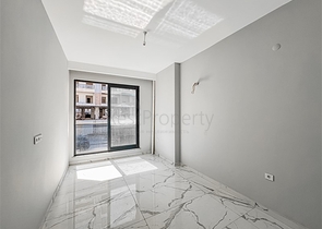 Двокімнатна квартира в 600 м від моря в центрі Аланії