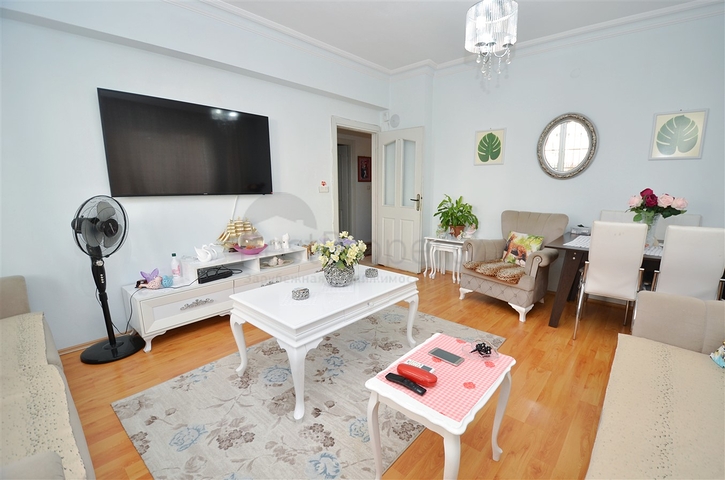 Квартира планування 3 + 1 в центрі міста Анталія 