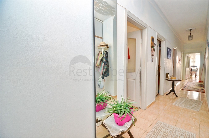 Квартира планування 3 + 1 в центрі міста Анталія 