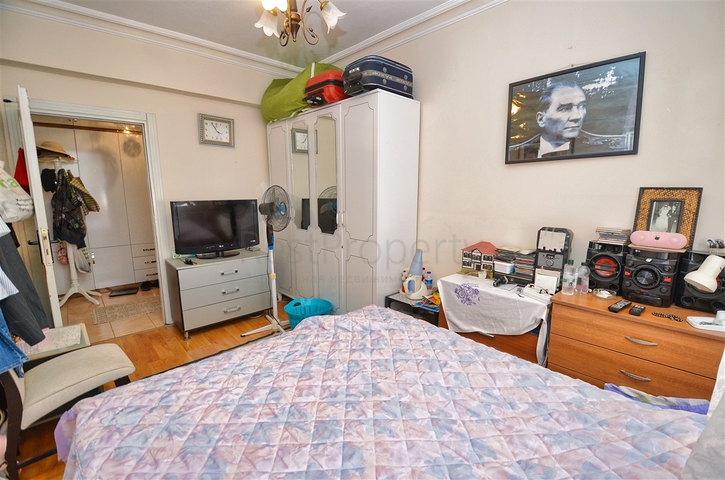 Квартира планування 3 + 1 в центрі міста Анталія 