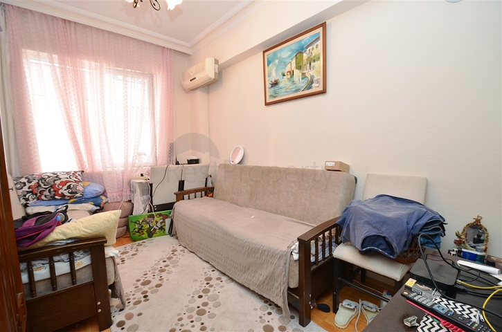 Квартира планування 3 + 1 в центрі міста Анталія 