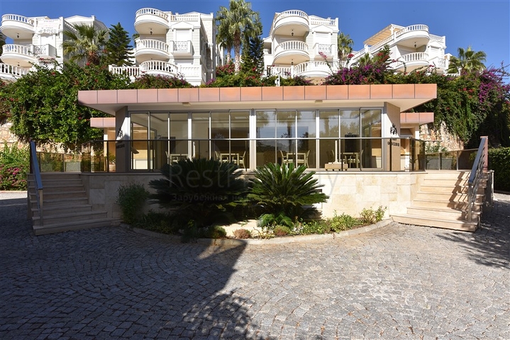 Просторий пентхаус 3 + 1 в районі Конакли