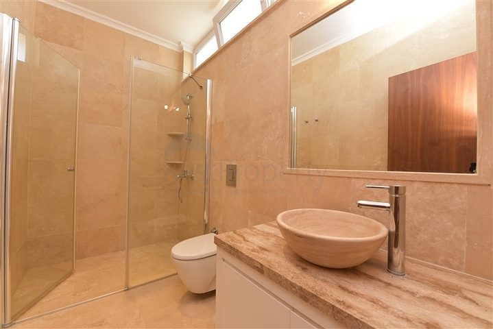 Просторий пентхаус 3 + 1 в районі Конакли