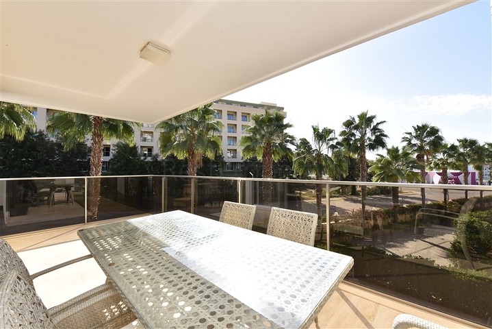 Просторий пентхаус 3 + 1 в районі Конакли