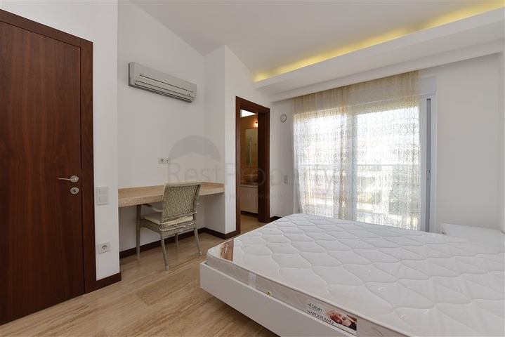 Просторий пентхаус 3 + 1 в районі Конакли