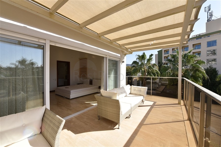 Просторий пентхаус 3 + 1 в районі Конакли