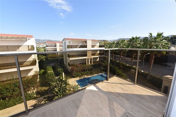 Просторий пентхаус 3 + 1 в районі Конакли