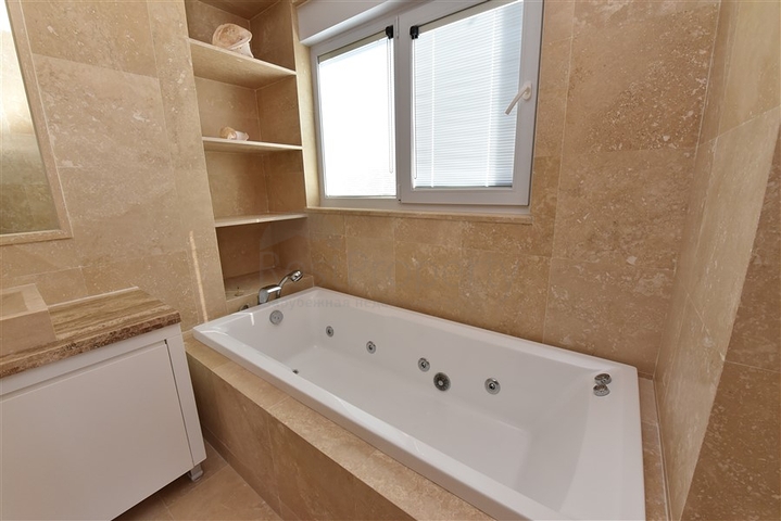 Просторий пентхаус 3 + 1 в районі Конакли