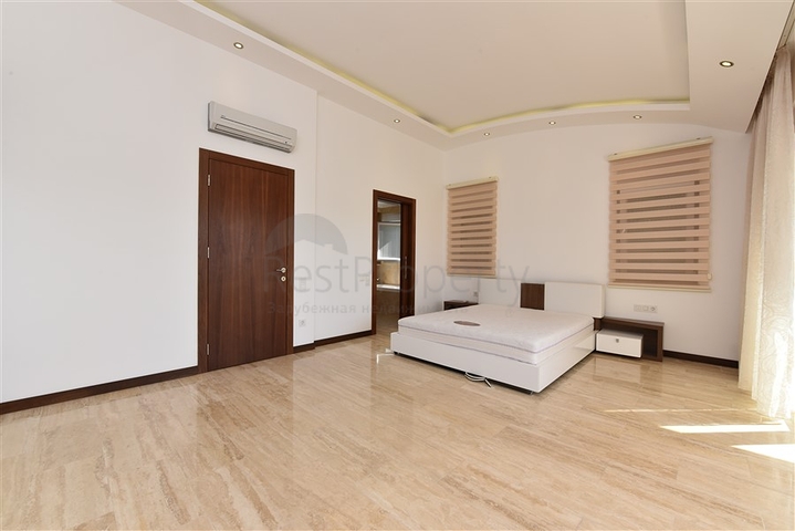 Просторий пентхаус 3 + 1 в районі Конакли