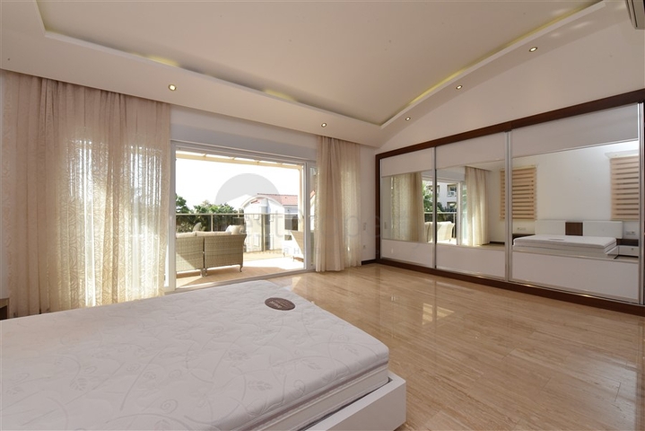 Просторий пентхаус 3 + 1 в районі Конакли