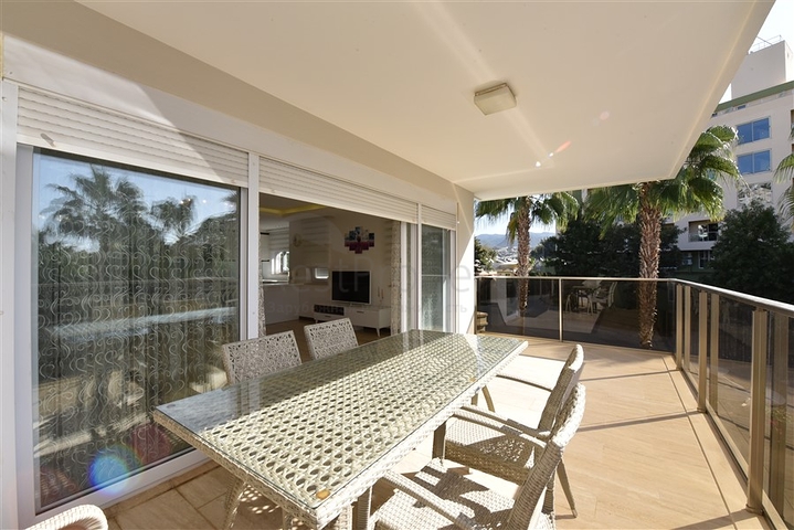 Просторий пентхаус 3 + 1 в районі Конакли