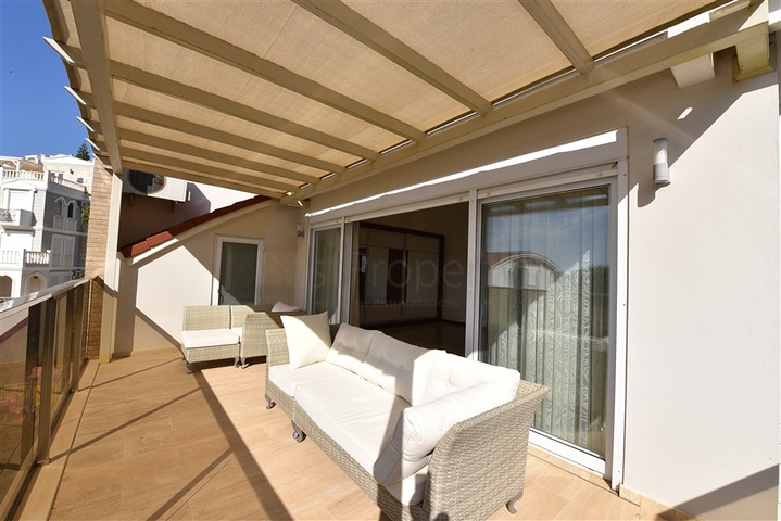 Просторий пентхаус 3 + 1 в районі Конакли