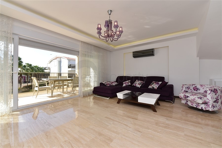 Просторий пентхаус 3 + 1 в районі Конакли