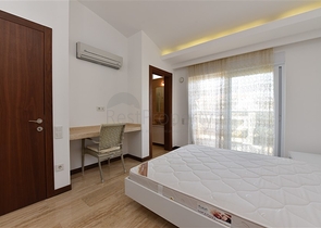 Просторий пентхаус 3 + 1 в районі Конакли