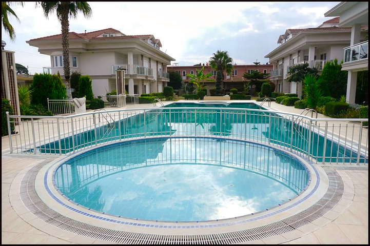 Квартира планування 4 + 1 в районі Белек - Анталія 