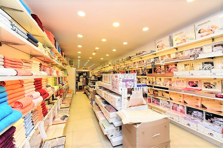 Торгове приміщення в ТЦ Окуджалара