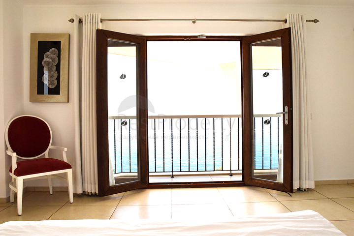 Ексклюзивні вілли 5 + 1 з видом на море в Калкані