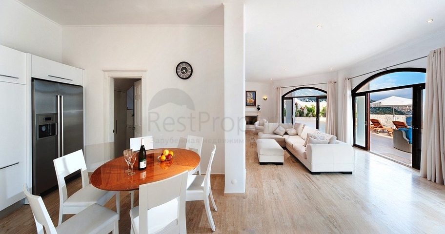 Ексклюзивні вілли 5 + 1 з видом на море в Калкані