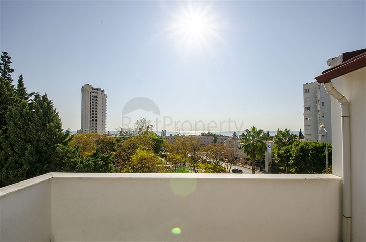 Продаж бізнес центру в районі Лара Анталья