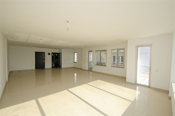 Продаж бізнес центру в районі Лара Анталья