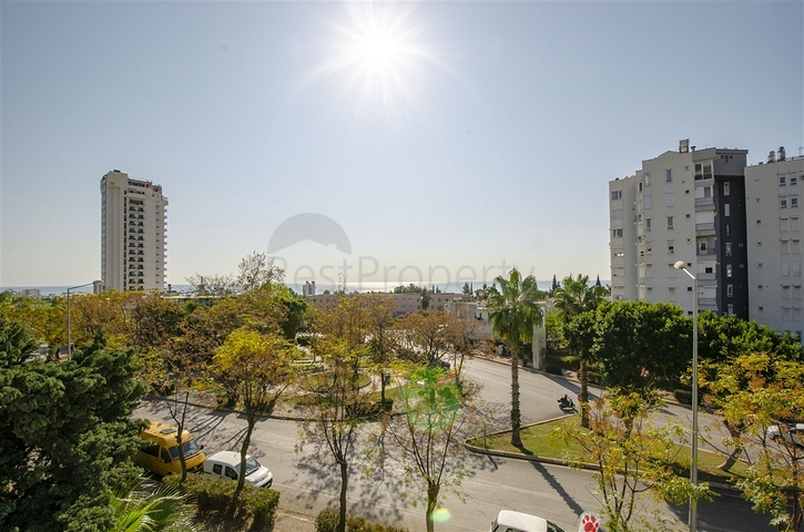 Продаж бізнес центру в районі Лара Анталья