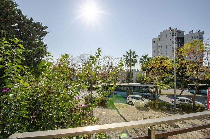 Продаж бізнес центру в районі Лара Анталья