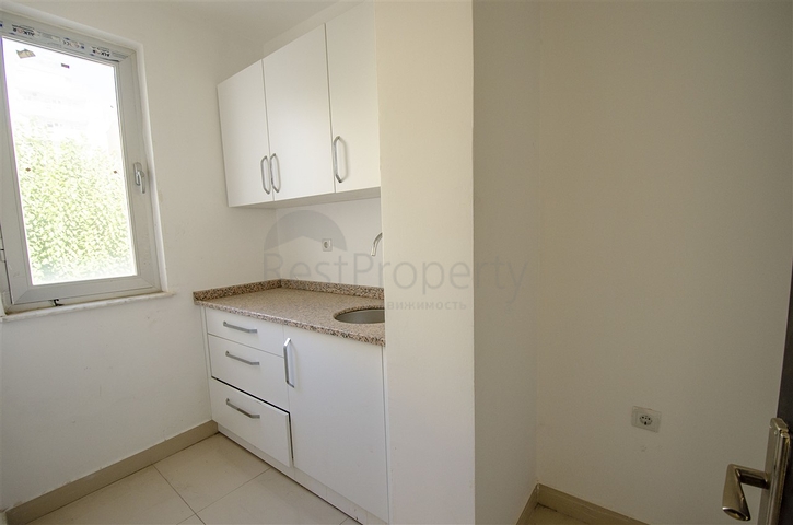 Продаж бізнес центру в районі Лара Анталья