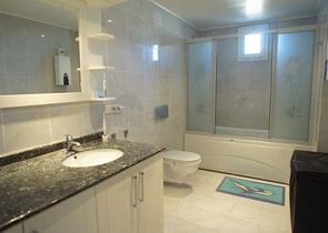 Мебльована квартира з двома спальнями на оренду в Тосмурі