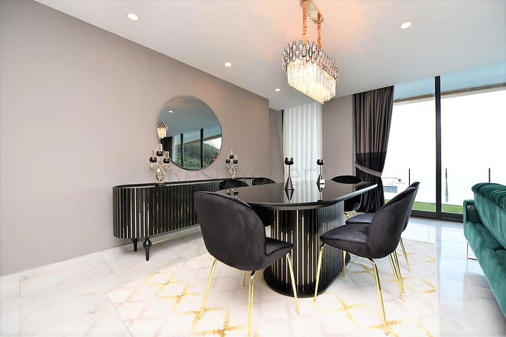 Вілла ВІП рівня для оренди в центрі Аланії