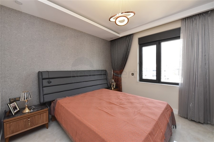 Просторий пентхаус на першій береговій лінії 