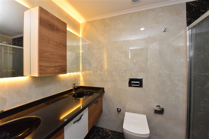 Просторий пентхаус на першій береговій лінії 