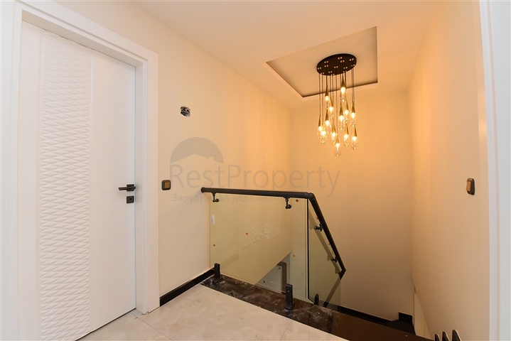 Просторий пентхаус на першій береговій лінії 