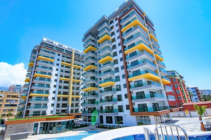 Просторий пентхаус на першій береговій лінії 