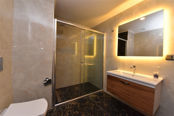 Просторий пентхаус на першій береговій лінії 