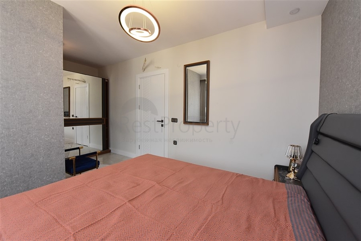 Просторий пентхаус на першій береговій лінії 