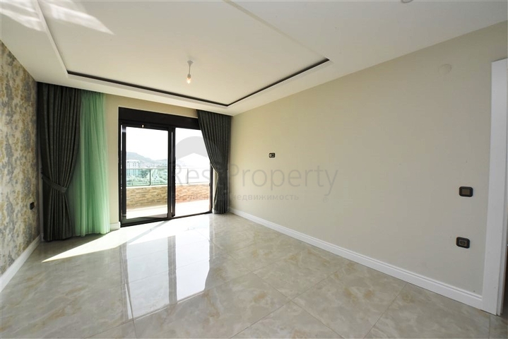 Просторий пентхаус на першій береговій лінії 