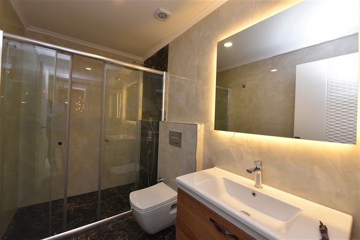 Просторий пентхаус на першій береговій лінії 