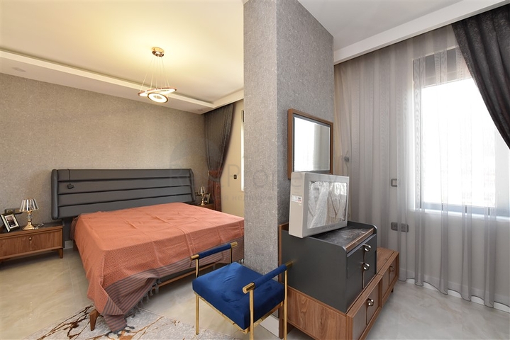 Просторий пентхаус на першій береговій лінії 