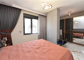 Просторий пентхаус на першій береговій лінії 