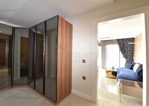 Просторий пентхаус на першій береговій лінії 