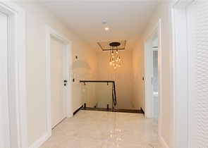 Просторий пентхаус на першій береговій лінії 