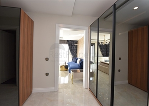 Просторий пентхаус на першій береговій лінії 